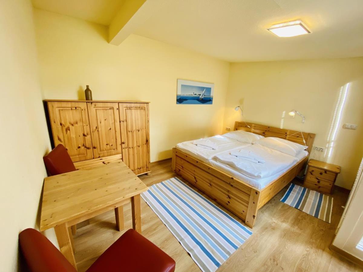 Apartament Sonnendeck, Direkt Am Leuchtturm Rostock Zewnętrze zdjęcie